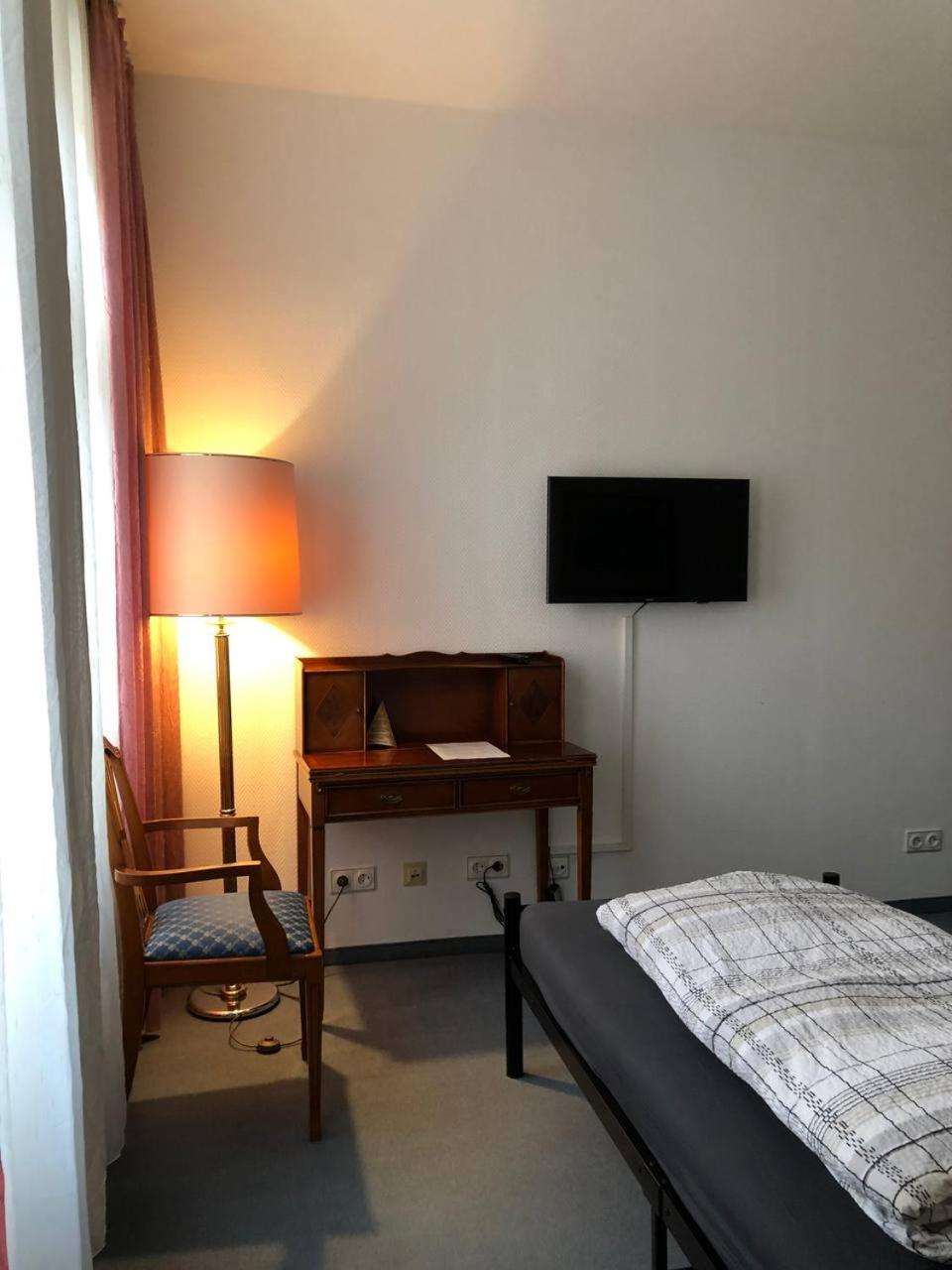 Gasthof In Dresden, Mit Eigenem Bad Und Kochmöglichkeit *
