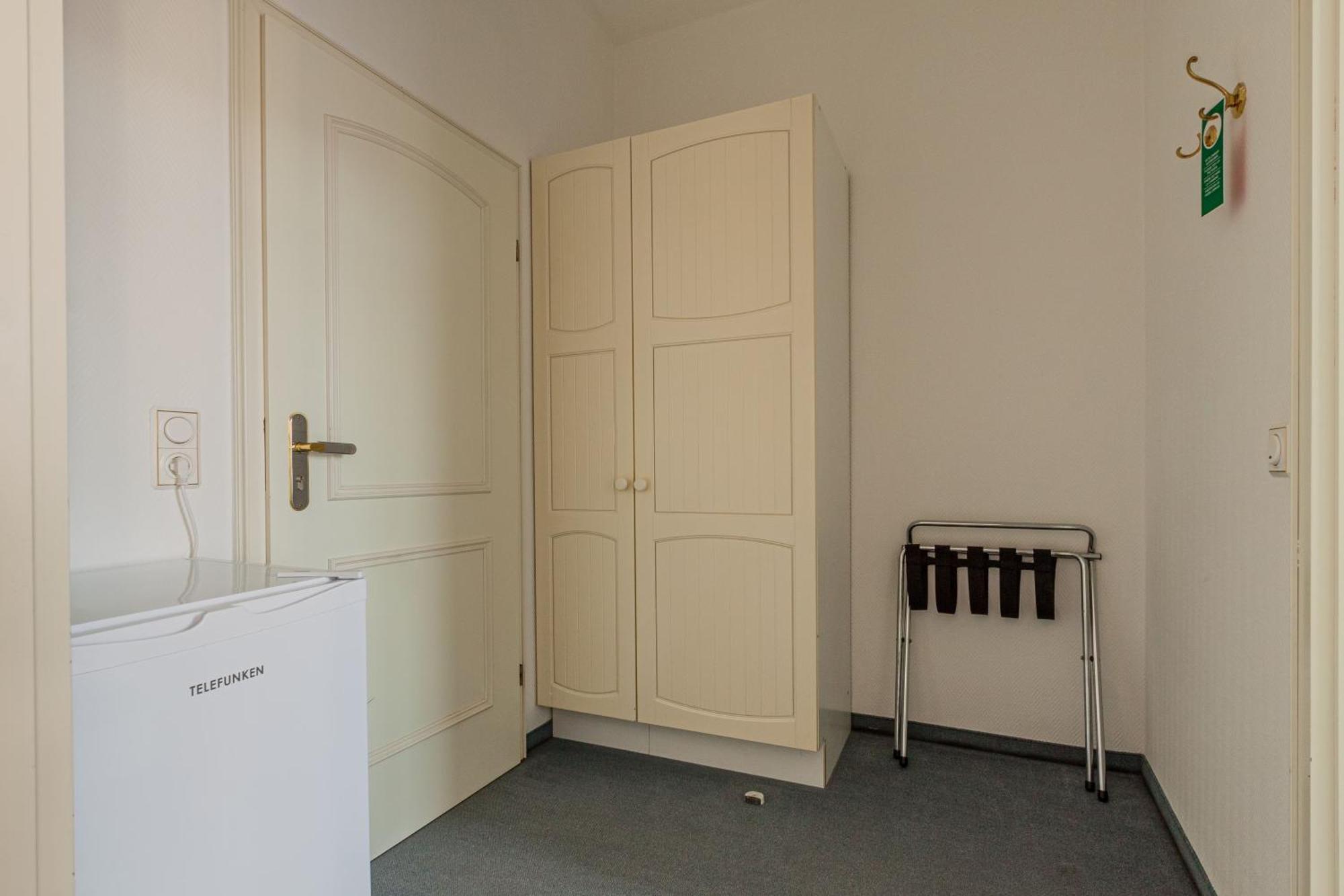 Gasthof In Dresden, Mit Eigenem Bad Und Kochmöglichkeit